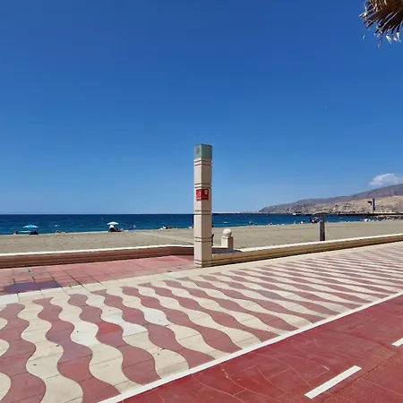 Sal Y Mar - Playa De - Centro De Almeria